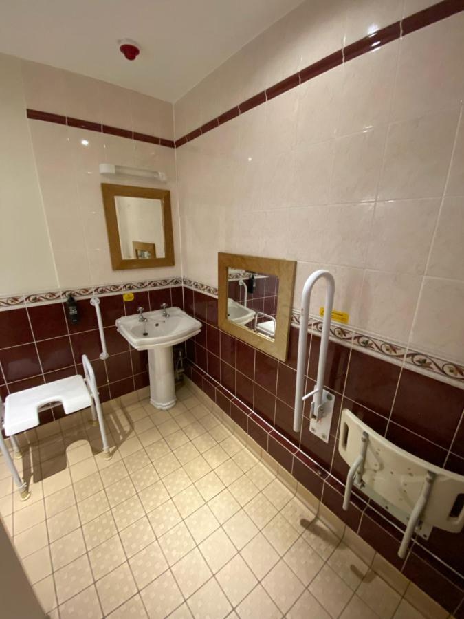 Ibis Budget Бромсгроув Екстериор снимка