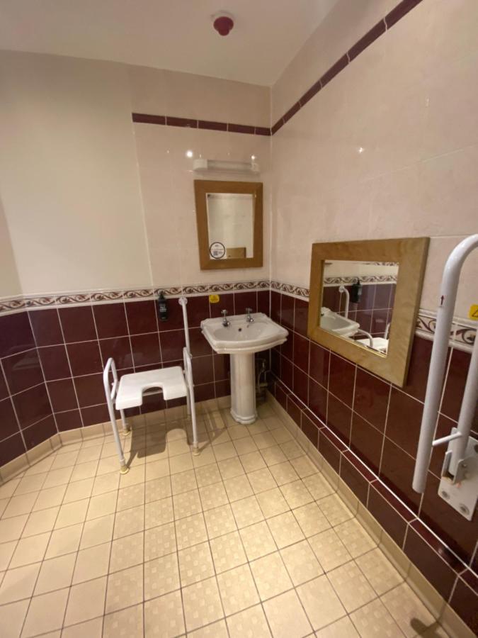 Ibis Budget Бромсгроув Екстериор снимка