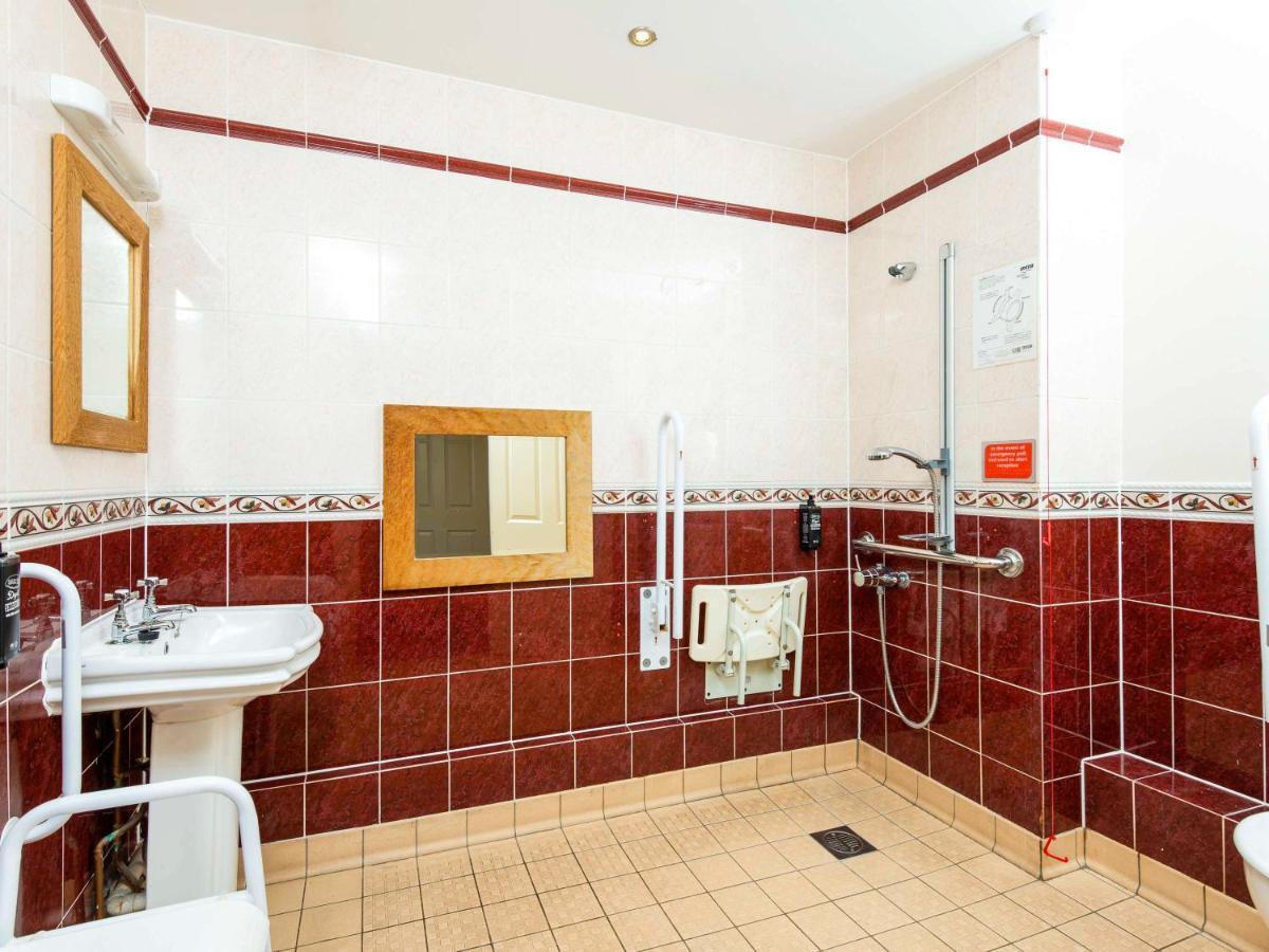 Ibis Budget Бромсгроув Екстериор снимка